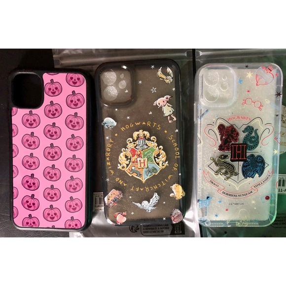 2 Harry Potter iPhone 11 Cases New In Packaging (and 1 Halloween case) - Picture 2 of 6
